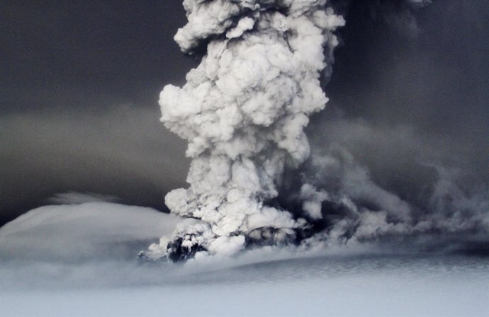 Erupción Del Volcán Grímsvötn En Islandia