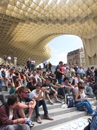 Los acampados y las concentraciones en la Encarnación seguirán de forma "indefinida" tras las elecciones