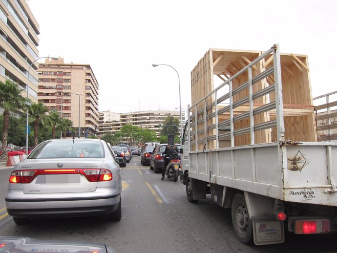 Calle Con Tráfico En Alicante