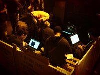 Los 'indignados' prorrogan sus protestas en Tenerife y no abandonan su acampada