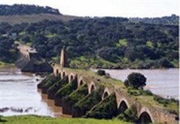 Panorámica del Puente de Ajuda en Olivenza