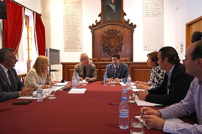 Reunión Valcárcel, Jódar Y Barreiro Junto A Otras Autoridades