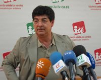 Valderas asegura que a IU le ha hecho "un daño enorme" la actitud "mercenaria" de Rosa Aguilar