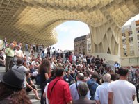 Las concentraciones y acampadas se mantienen de forma "indefinida" en toda Andalucía tras las elecciones