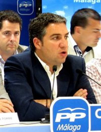 Bendodo afirma que Marín Lara es un hombre "sin criterio" y dice que Ronda tiene que "pasar página"