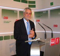 Griñán asume "toda la responsabilidad" de los resultados del PSOE-A y descarta adelantar las autonómicas
