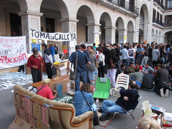 Continúa La Acampada En Santander