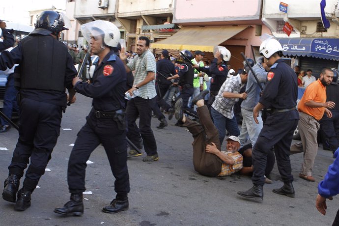 Carga Policial En Marruecos Contra Una Manifestación