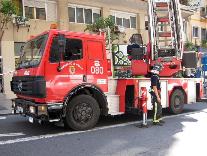 Efectivos Del Cuerpo De Bomberos De Alicante