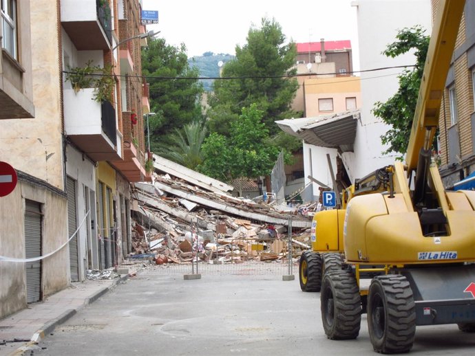 Imagen De Una Vivienda En Lorca Derribada Tras El Terremoto