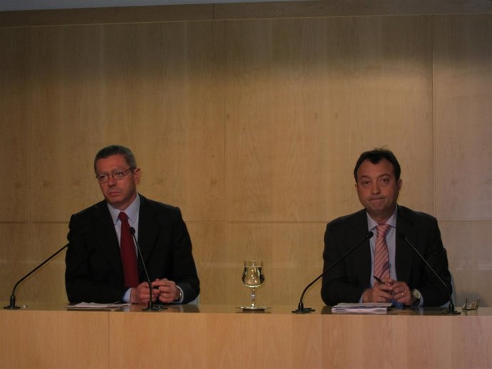 Alberto Ruiz-Gallardón Y Manuel Cobo