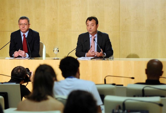 Alberto Ruiz-Gallardón Y Manuel Cobo