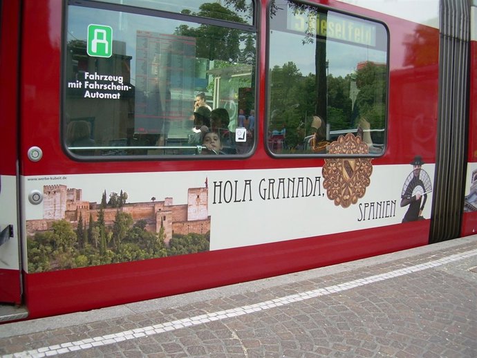 Publicidad De Granada En Un Autobús De Alemania
