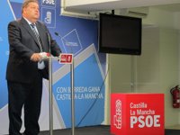 El PSOE admite que el PP ha entrado como un "tsunami, que no avisa y pilla desprevenido"