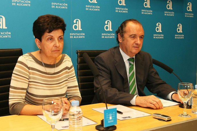 Joaquín Ripoll Durante La Firma Del Convenio Con ADACEA