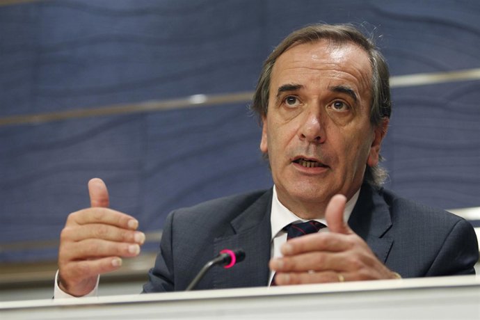 Primer Plano De José Antonio Alonso