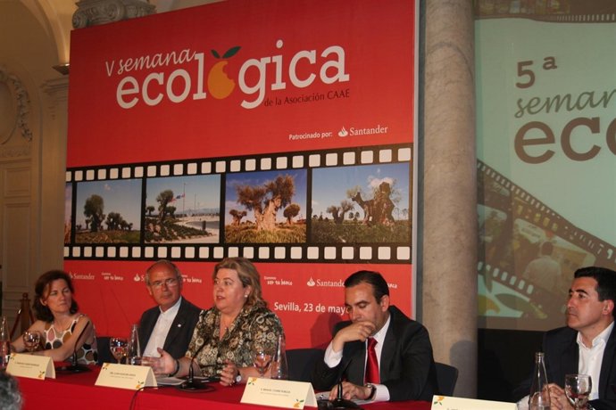 Clara Aguilera Durante Su Intervención.