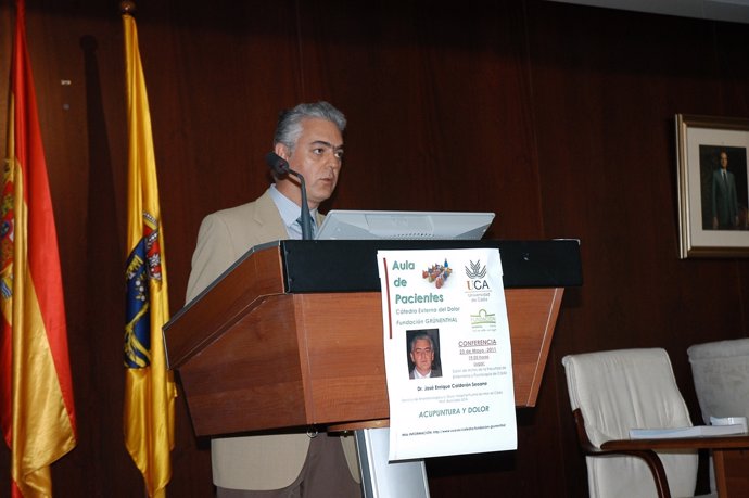 José Enrique Calderón, Del Servicio De Anestesiología Y Unidad De Dolor Del Hosp