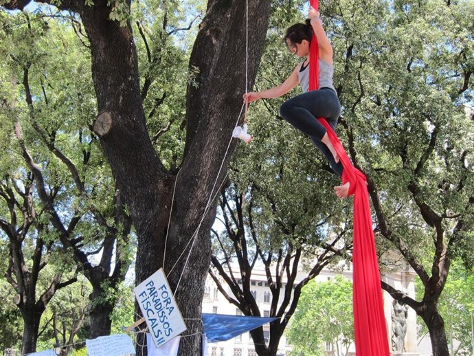 Participante De @Acampadabcn En La Plaza Catalunya