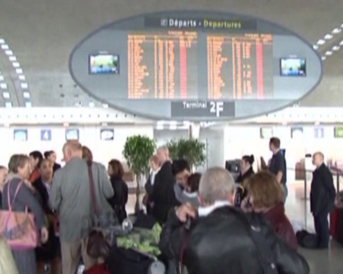 Primeras cancelaciones a causa de la nube de ceniza del volcán Grimsvötn 