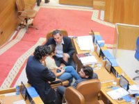 Las detenciones de responsables del Igape saltan con comentarios de la oposición al hemiciclo, que se vacía