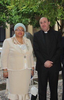 La Embajadora De Haití Y El Vicario General De La Diócesis De Córdoba