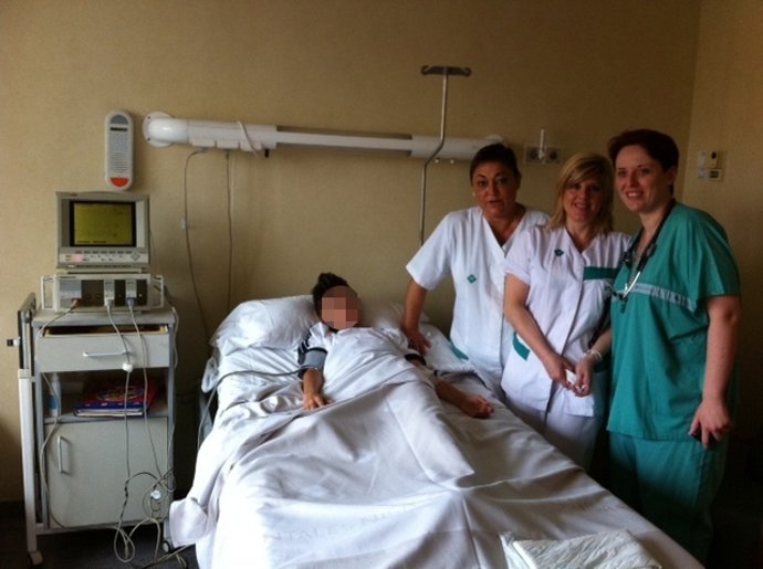 Doctora López Con El Equipo De Enfermería Que Realiza Las Pruebas