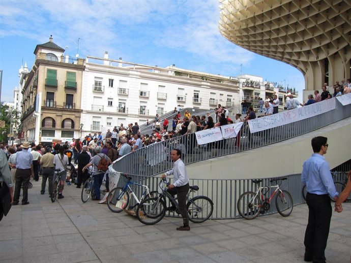 'Indignados' En La Plaza De La Encarnación