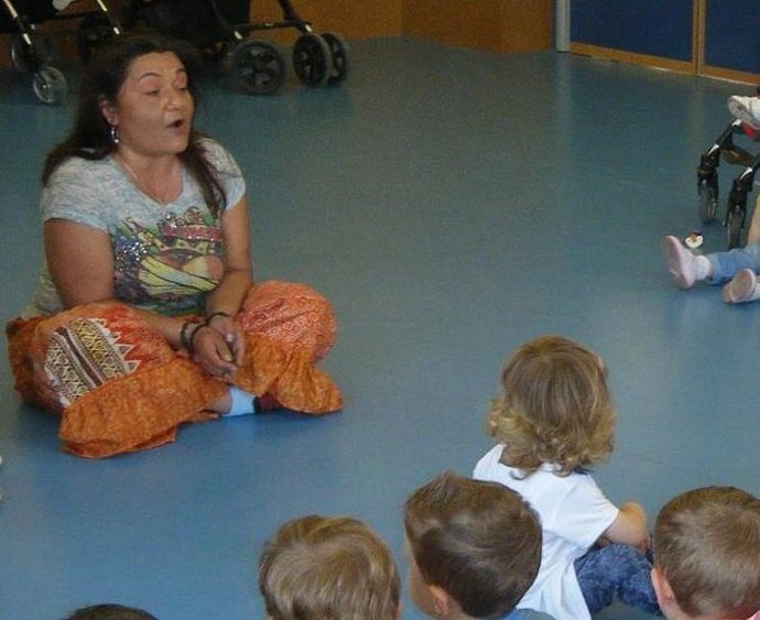 Clases De Jota A Niños De Cero A Tres Años En La Escuela Infantil Comarcal