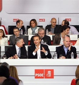Blanco, Zapatero y Chaves, y al fondo Rubalcaba y Chacón