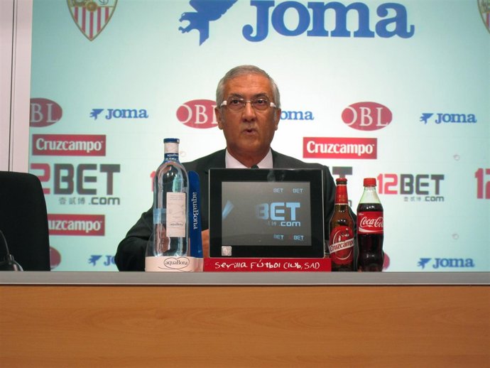 Gregorio Manzano, Durante La Rueda De Prensa