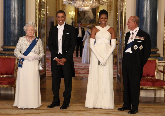 Posado De La Reina Isabel II, Barack Y Michelle Obama Y El Duque De Edimburgo 