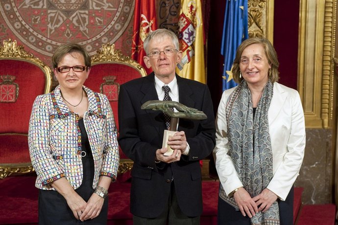 La Presidenta Del Colegio De Medicos, El Dr Jesús Viguria, Y María Kutz.