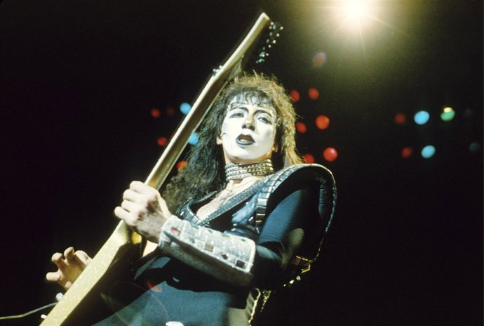 El Antiguo Guitarrista De Kiss Vinnie Vincent Durante Un Concierto