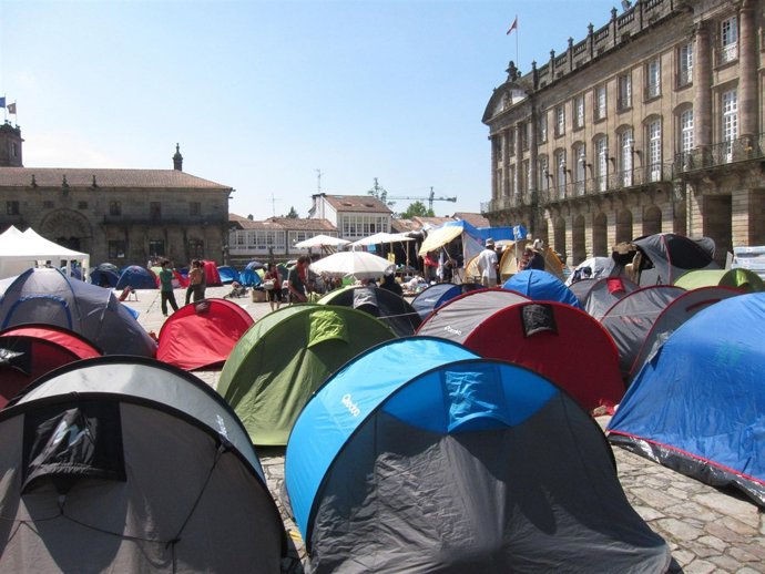 Continúa La Acampada En Santiago, En La Praza Do Obradoiro