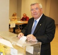 Castro dice que está dispuesto a sumarse a las "peticiones" de UPyD, como la modificación de la Ley Electoral