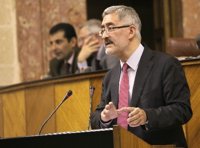 El Parlamento convalida el decreto de modificación de la Ley de Cajas con los únicos votos del PSOE