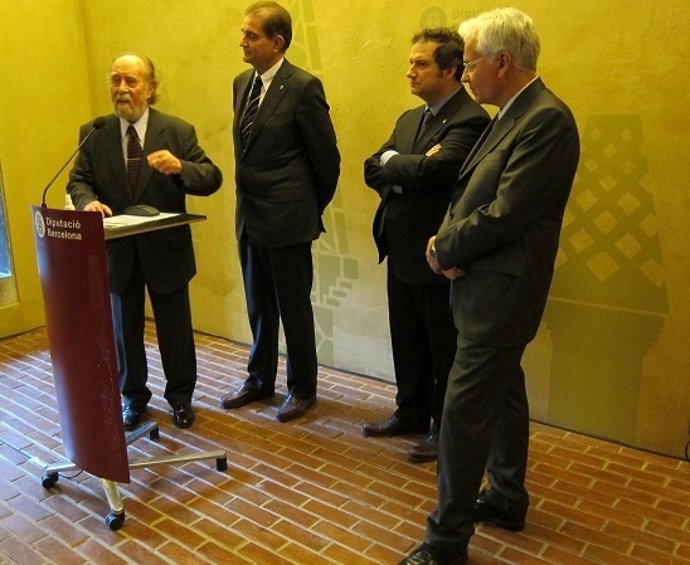 Fogué, Hereu Y Mascarell Siguen El Discurso De Un Familiar De Eusebi Güell