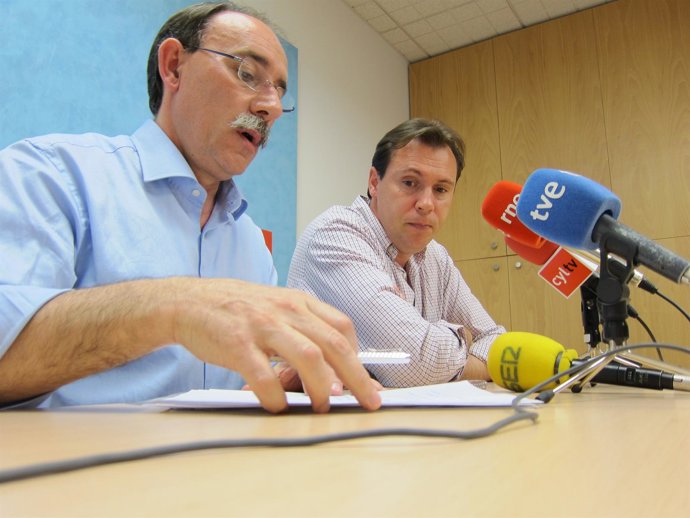 Bedera (Iz) Y Puente, Durante Su Comparecencia Ante Los Medios.