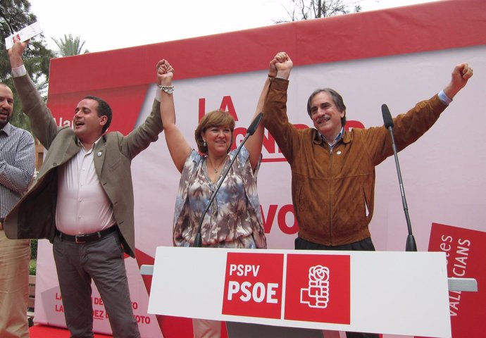 Antonia Moreno Junto Al Ministro De Trabajo Y El Secretario General Del PSPV