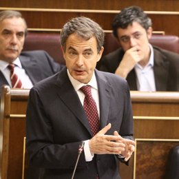 El Presidente Del Gobierno, José Luis Rodríguez Zapatero, En El Congreso
