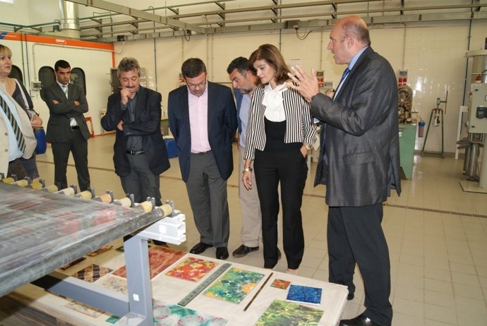 Ana Botella En El Instituto De Tecnología Cerámica