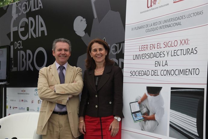 Acto De Presentación De La Universidad De Sevilla En La Feria Del Libro