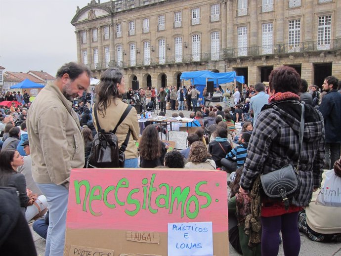 Participantes En La Acampada Del Movimiento 'Indignados' En El Obradoiro