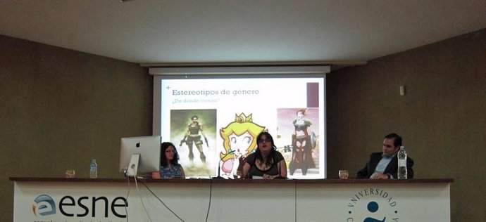 Mesa Redonda Mujeres Y Videojuegos En El ESNE