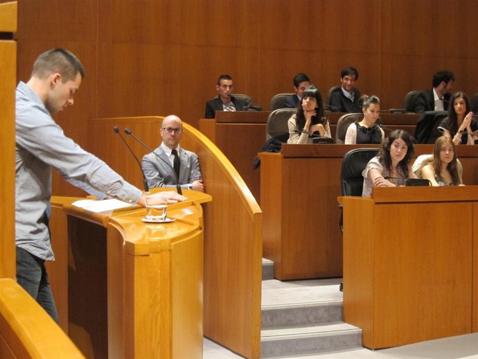 Estudiantes De Derecho En Las Cortes De Aragón