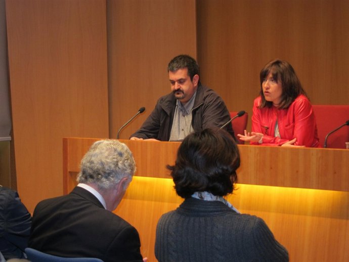 Jon Sustatxa Y Julia Madrazo, De EB