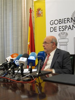 El Subdelegado Del Gobierno En Granada, Antonio Cruz. 