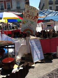 Comerciantes, indignados, tachan Sol de "poblado chabolista" 