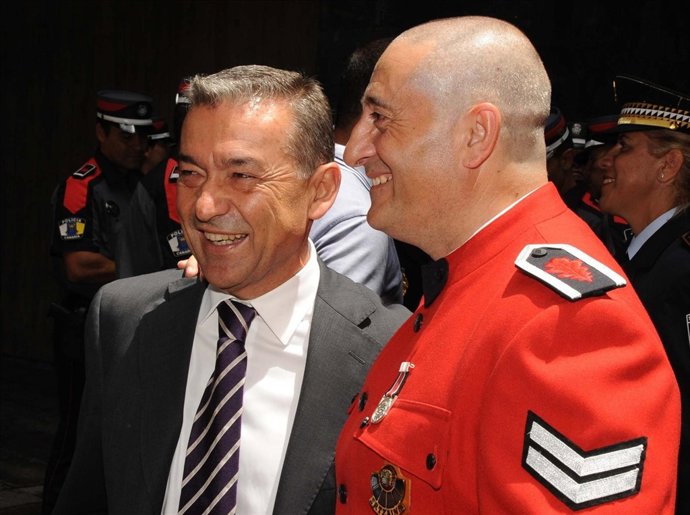 Paulino Rivero Durante El Día De La Policía Canaria